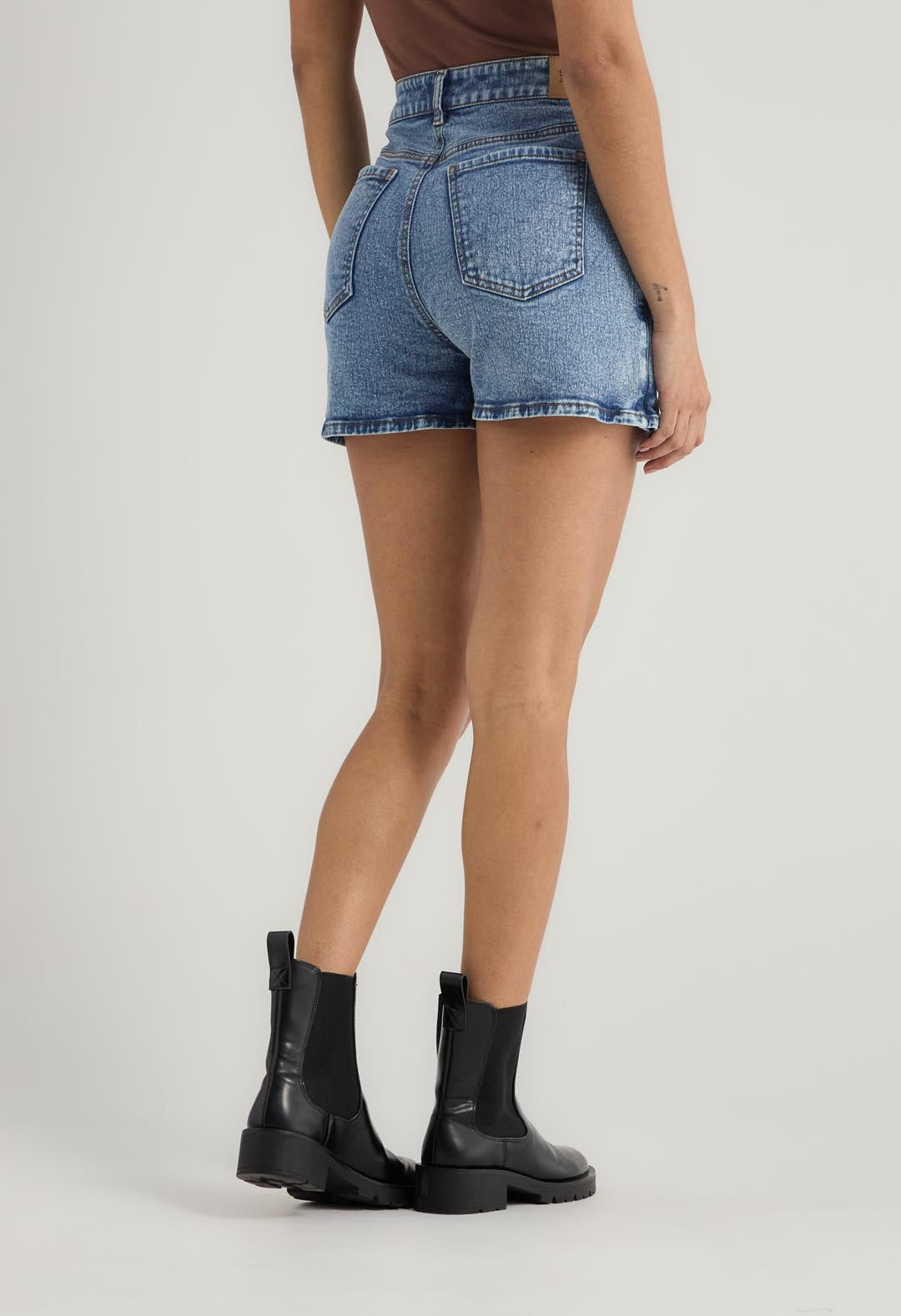 Falda short claro tiro alto para mujer