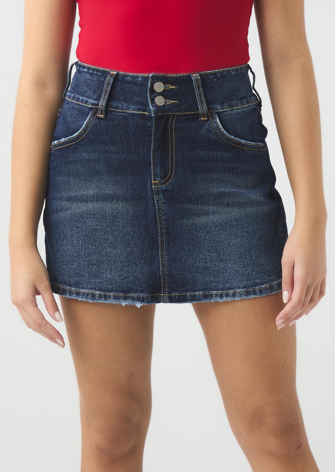 Falda short tono medio oscuro fondo entero para jóvenes