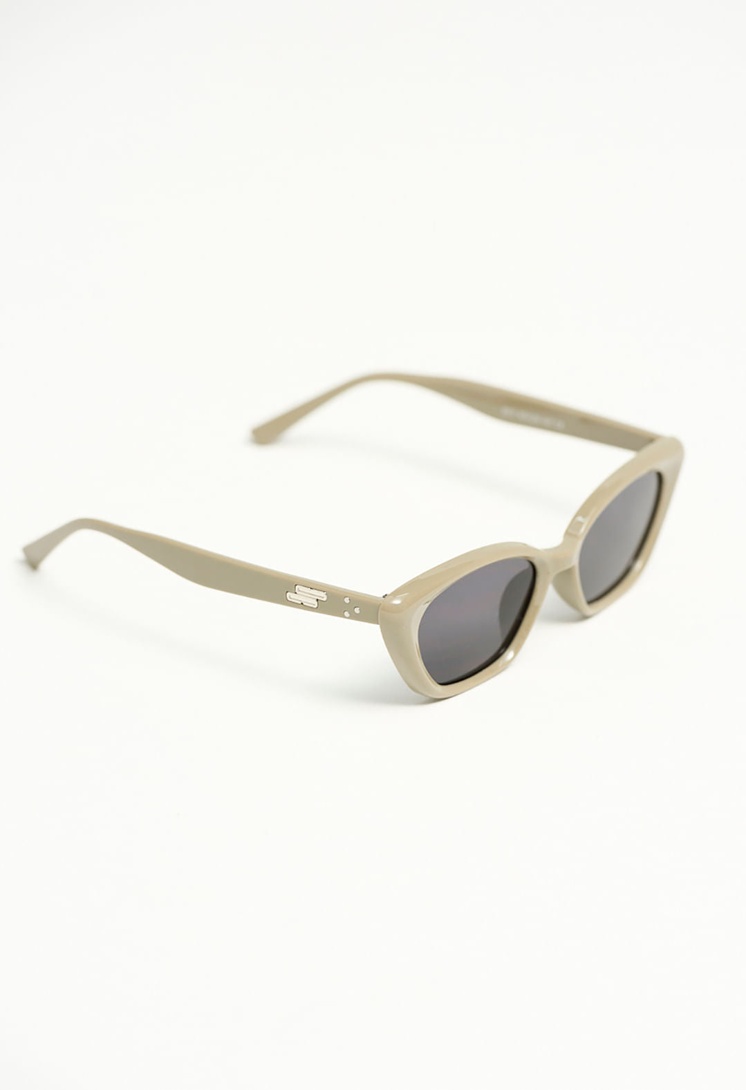 Lentes de sol beige cat eye