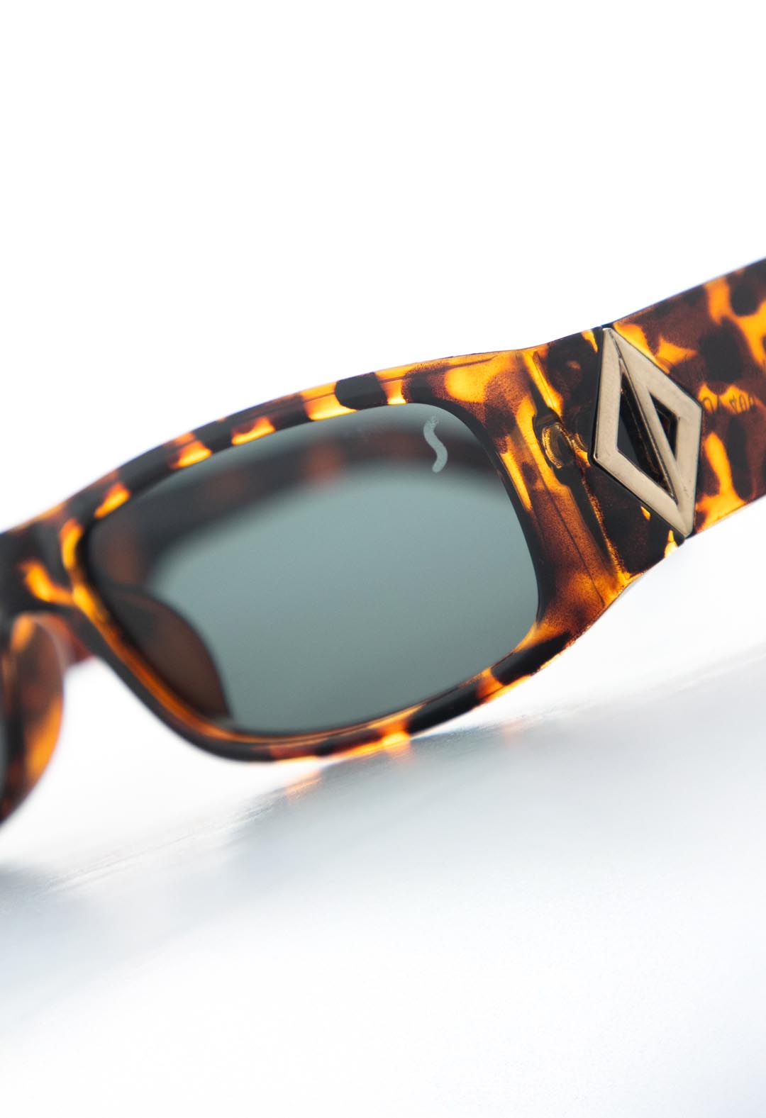 Gafas de sol café cuadradas