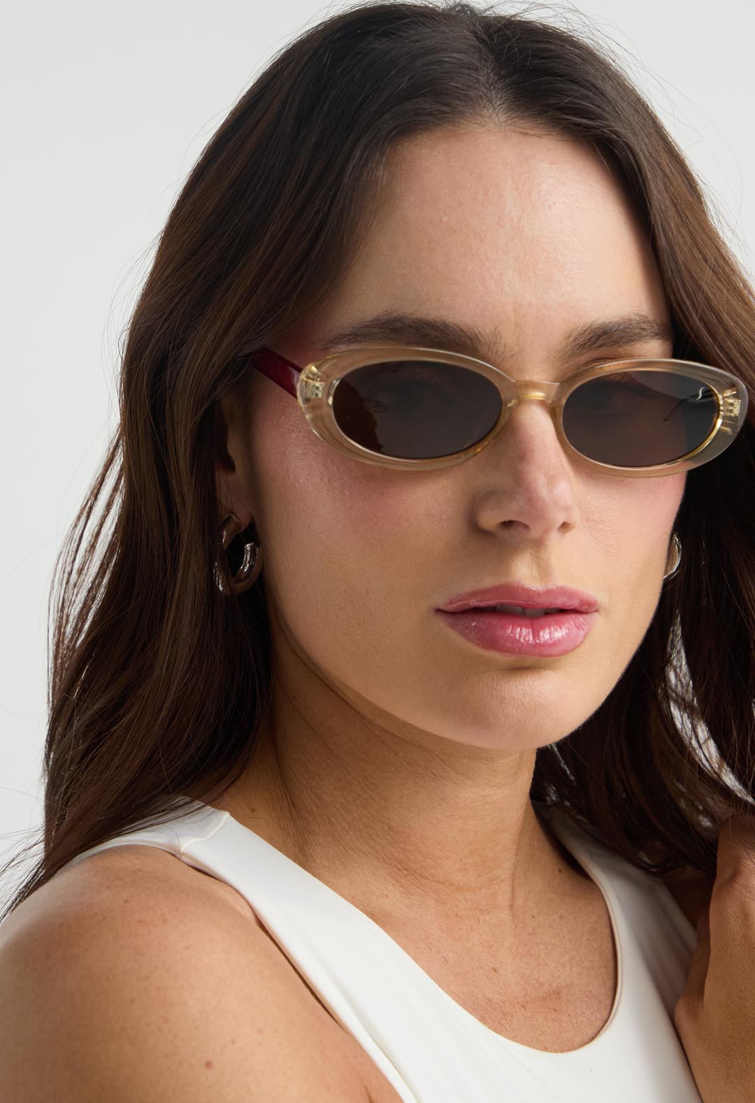 Gafas ovaladas en tono beige