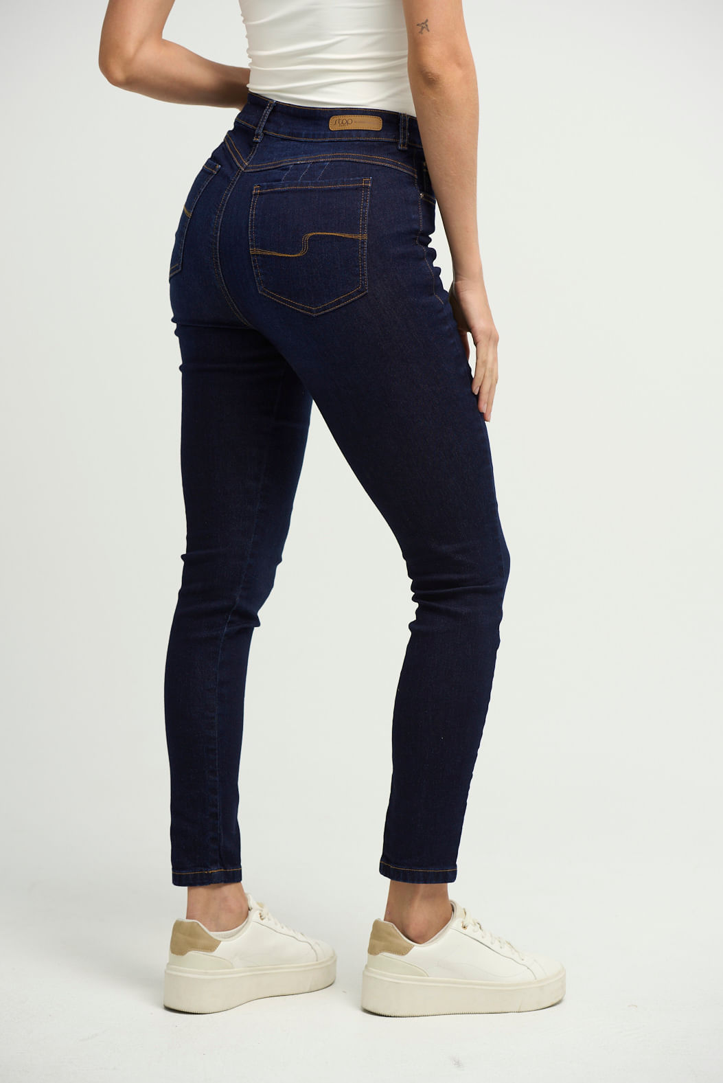 Jean levantacola oscuro tiro alto para mujeres