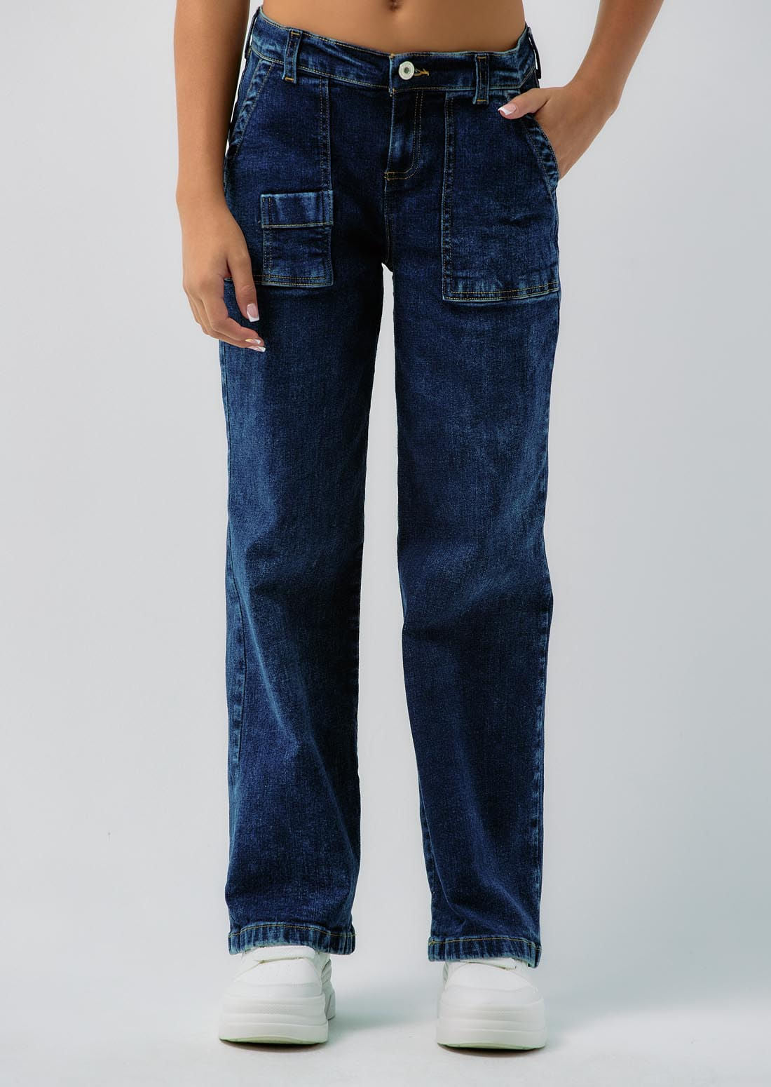 Jean retromom con bolsillos tipo parche para niñas