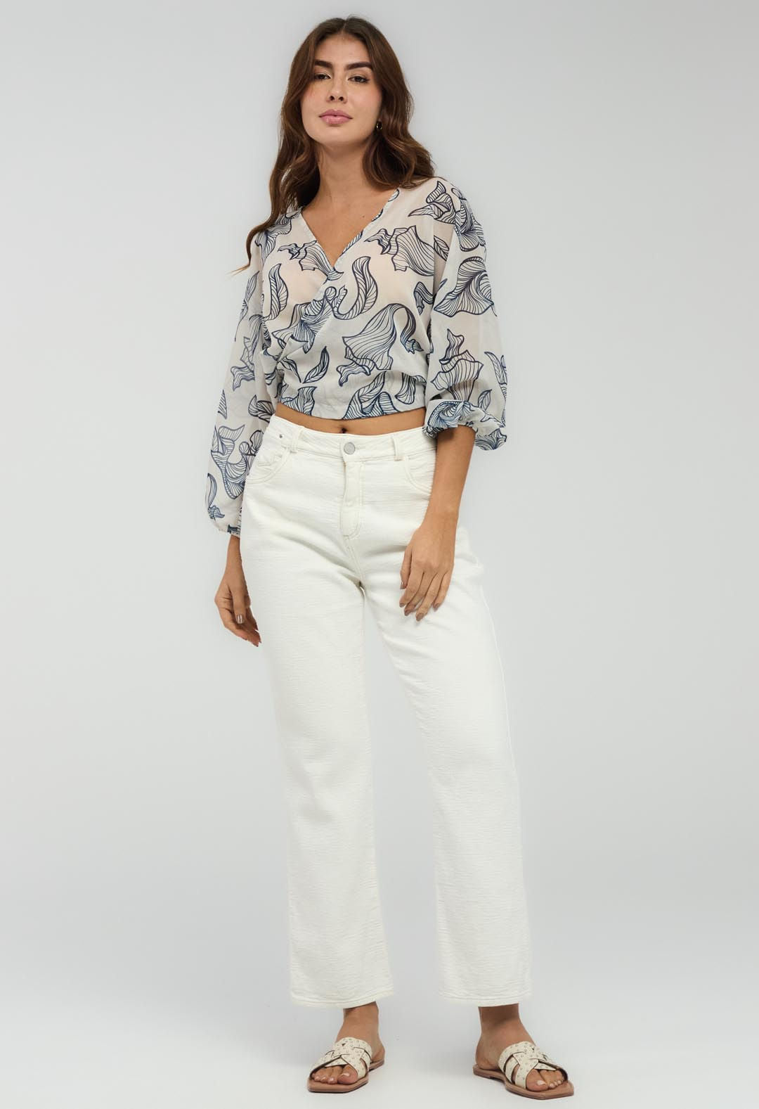 Pantalón vaquero marfil en tela texturizada para mujeres