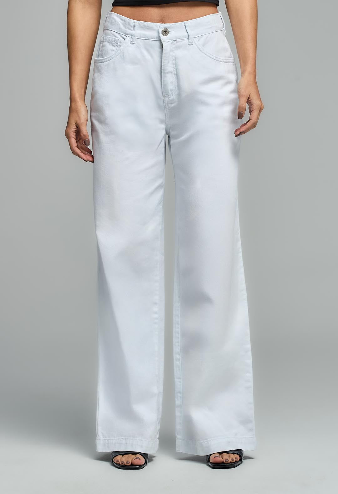 Pantalón retrojean blanco de bota amplia para mujeres de la marca Stop, con estilo vintage y corte cómodo.