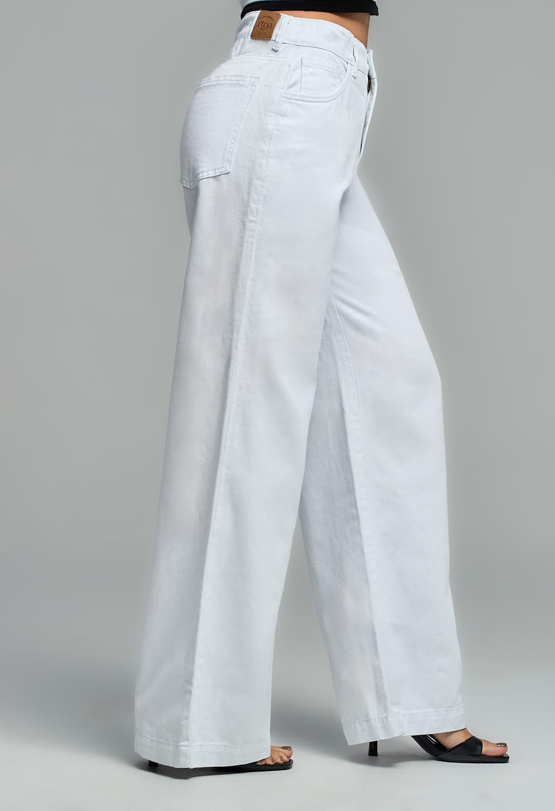 Pantalón retrojean blanco de bota amplia para mujer de la marca Stop, con estilo vintage y ajuste cómodo.