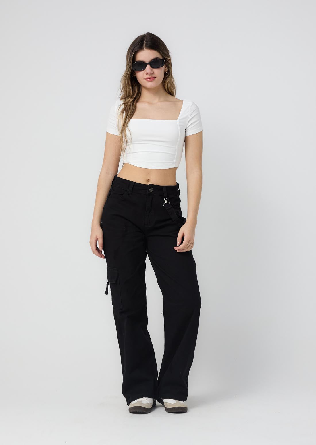 Jean cargo negro tiro alto para jóvenes