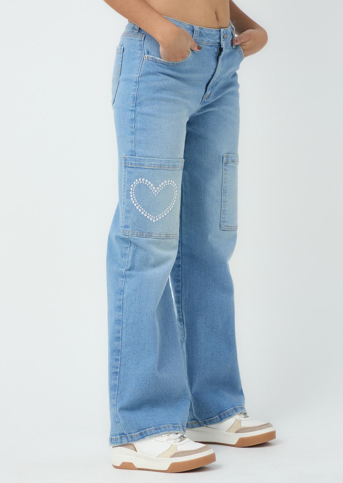Jean cargo medio con apliques de brillos para jóvenes