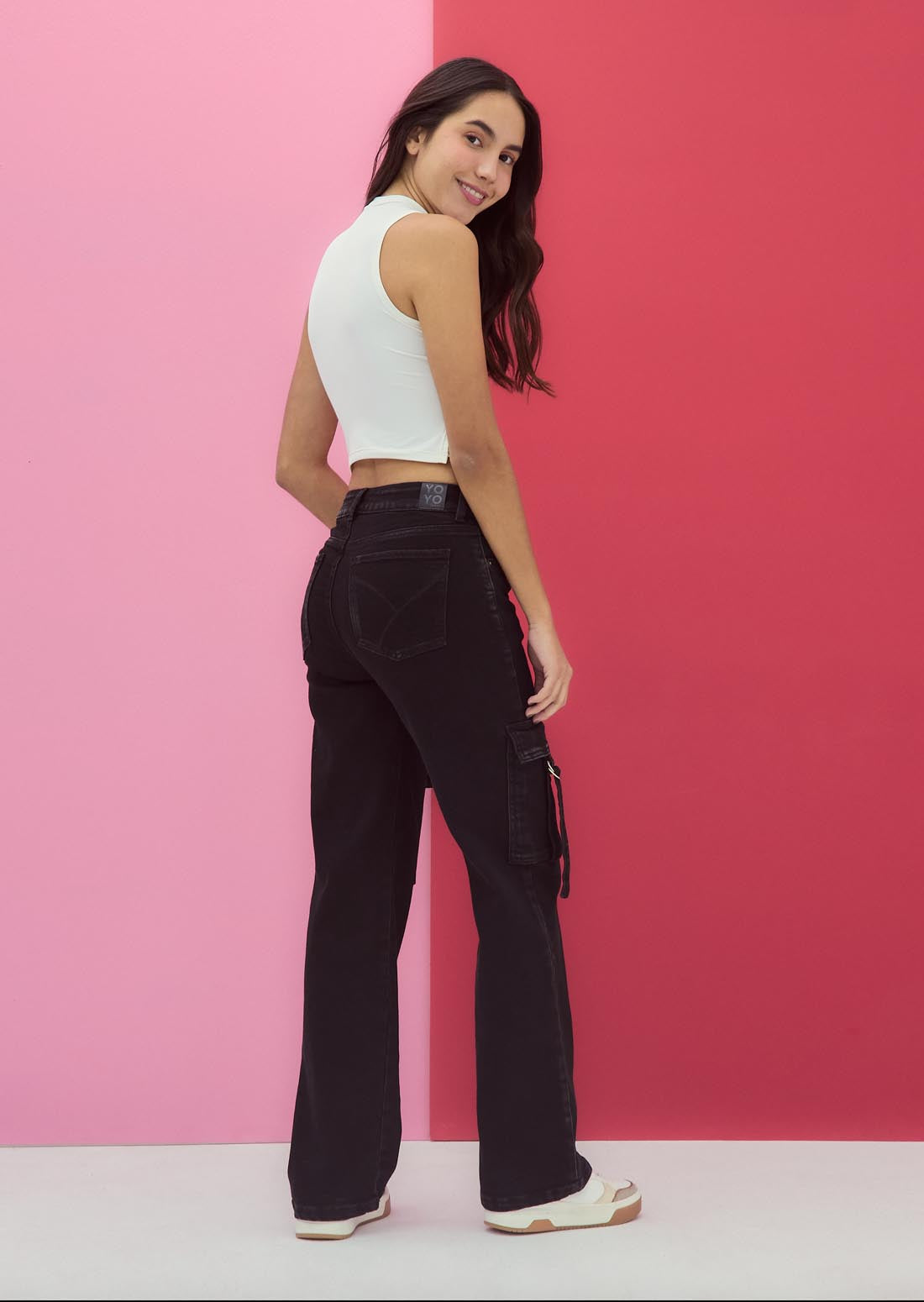 Jean cargo negro tiro alto para jóvenes