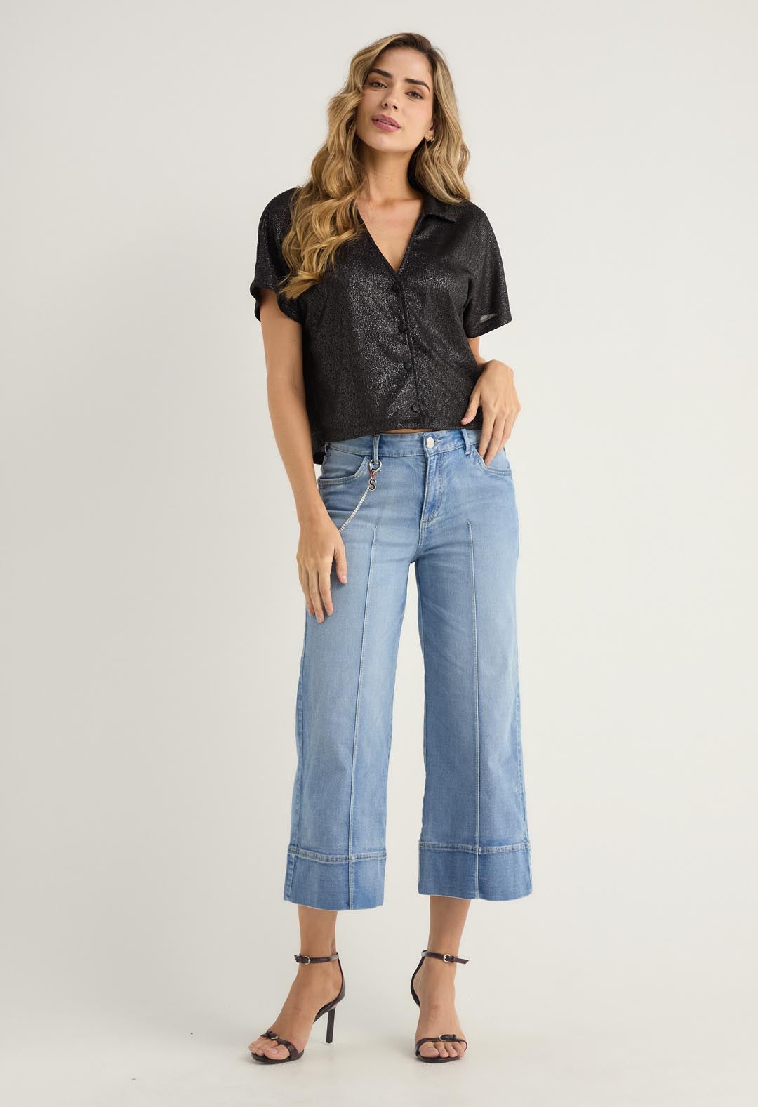 Jean culotte medio con accesorio para mujer
