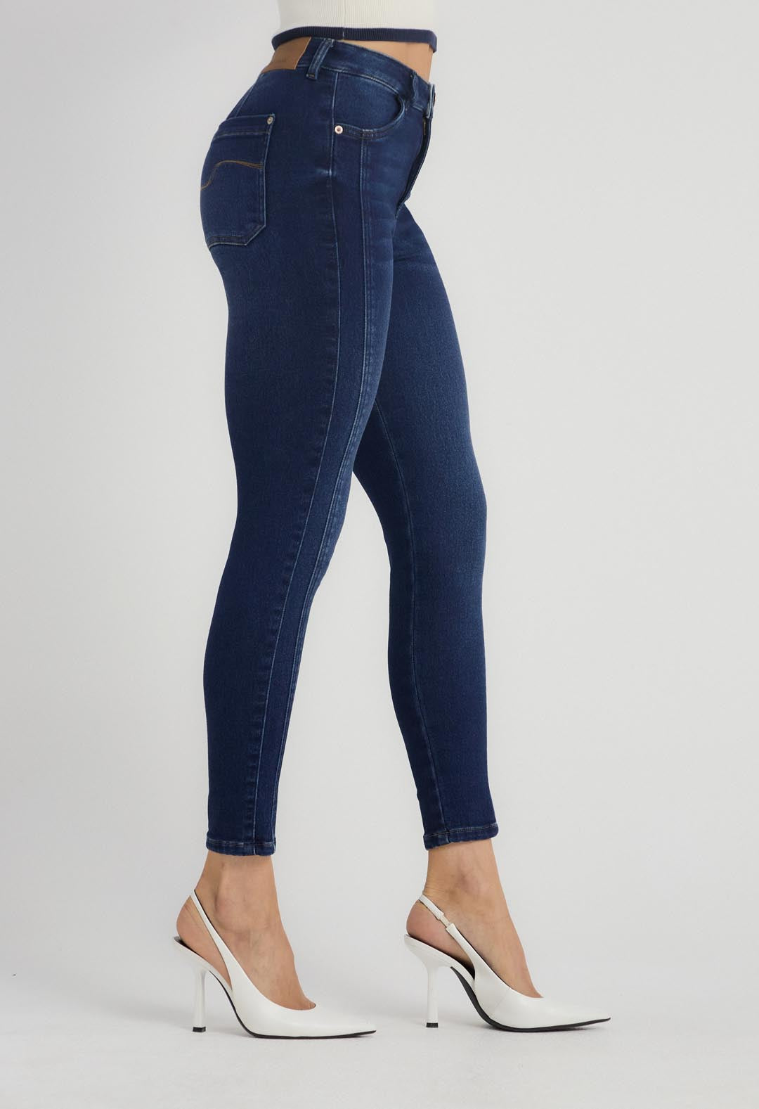 Jean elastik oscuro con bolsillos para mujeres