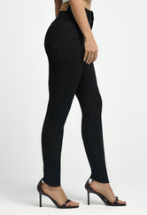 Jean levantacola negro con bolsillos para mujeres