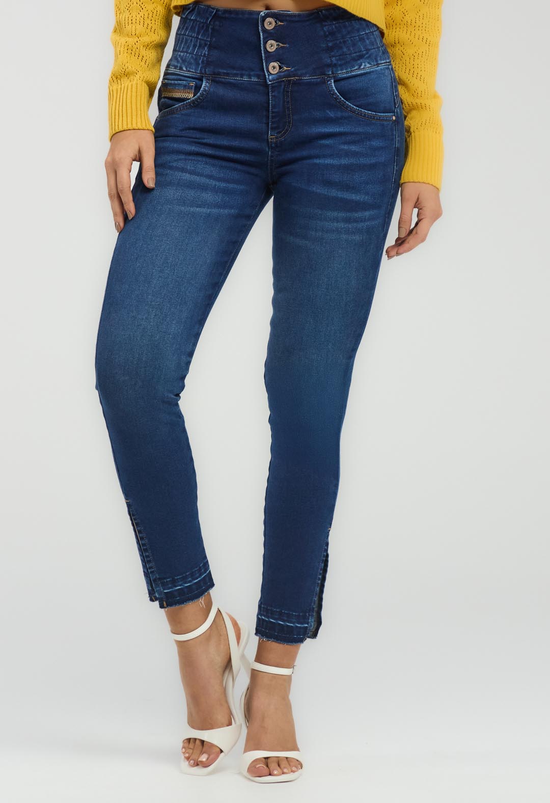 Jean lipojean medio con detalle en bota para mujeres
