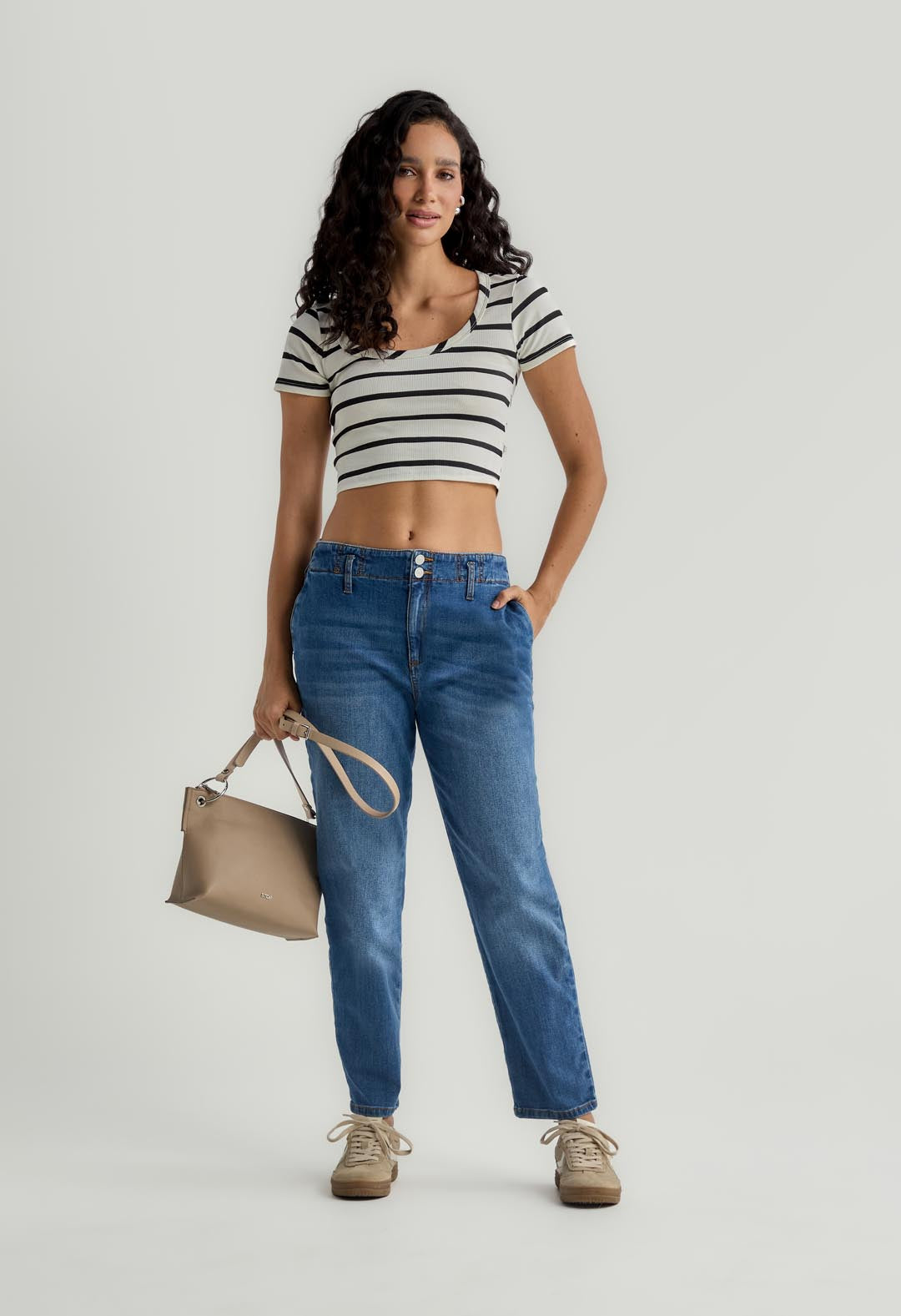 Jean mom jean medio tiro alto para mujeres