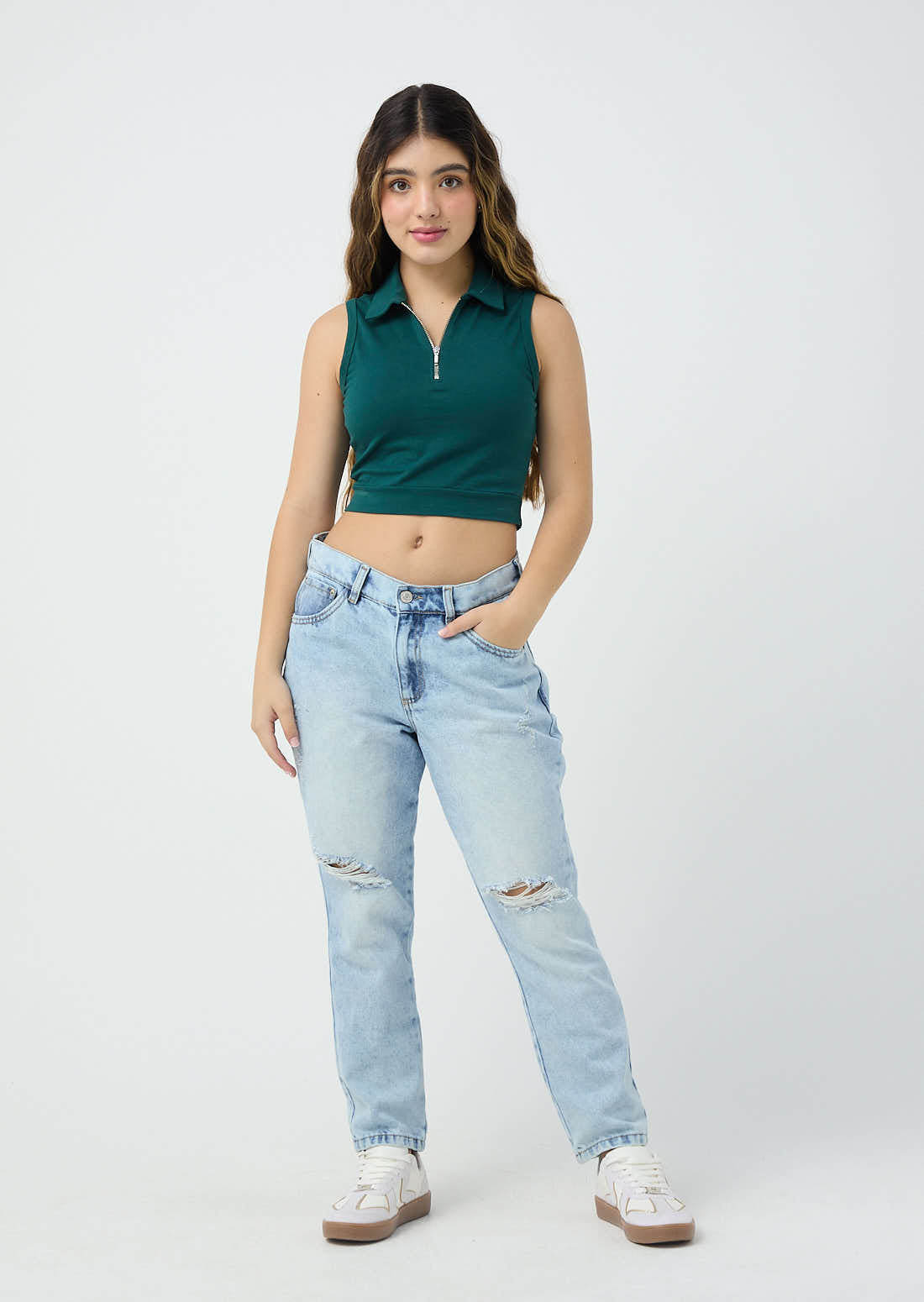 Jean mom jean lavado claro y tiro medio para jóvenes