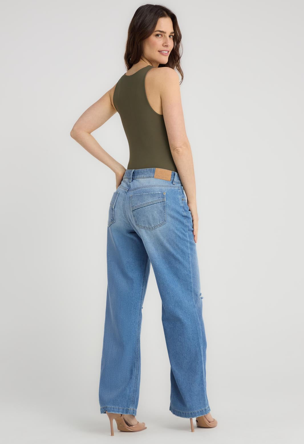 Jean retro claro con desgastes para mujeres