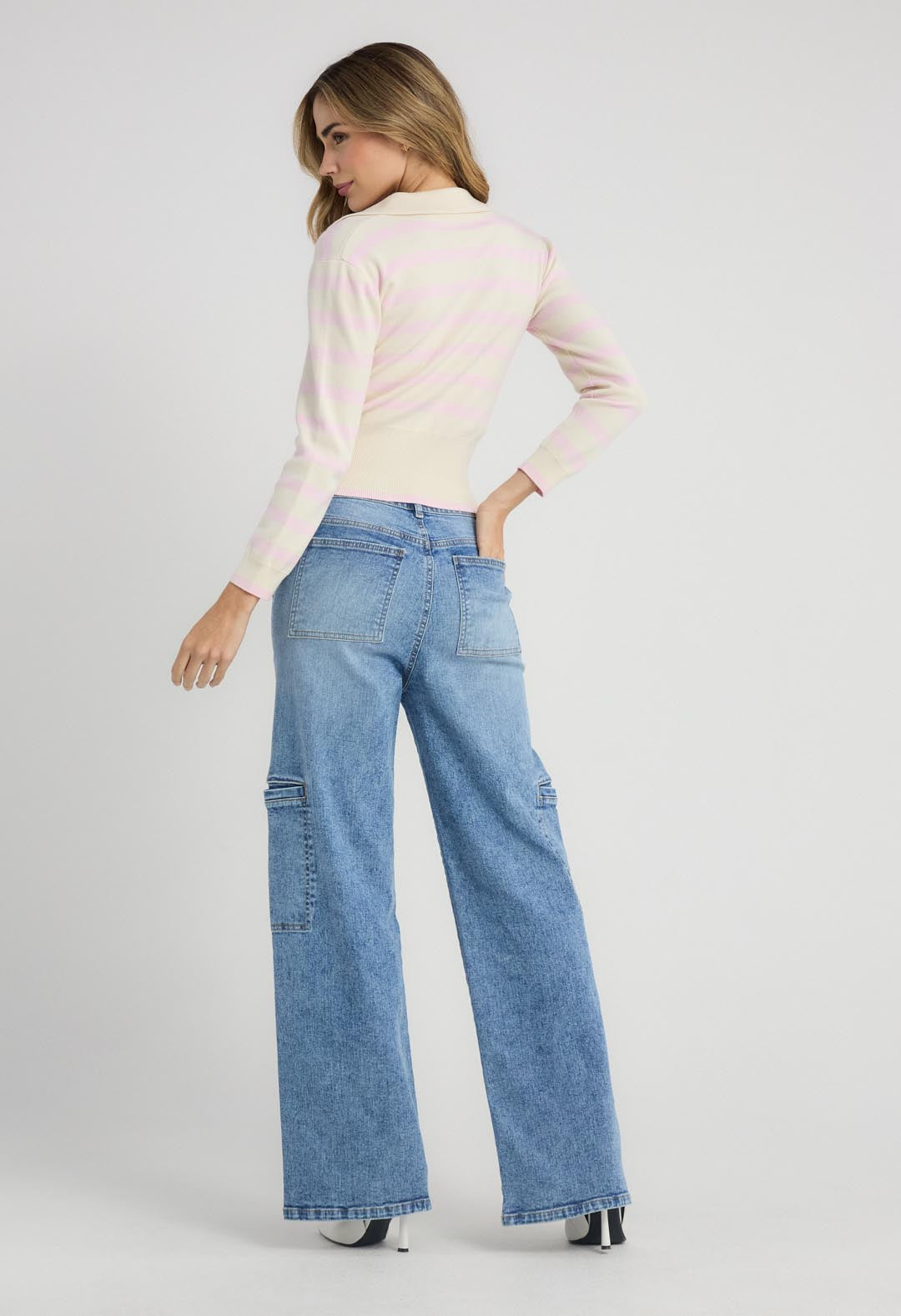 Jean retrojean claro con cortes en frente para mujer