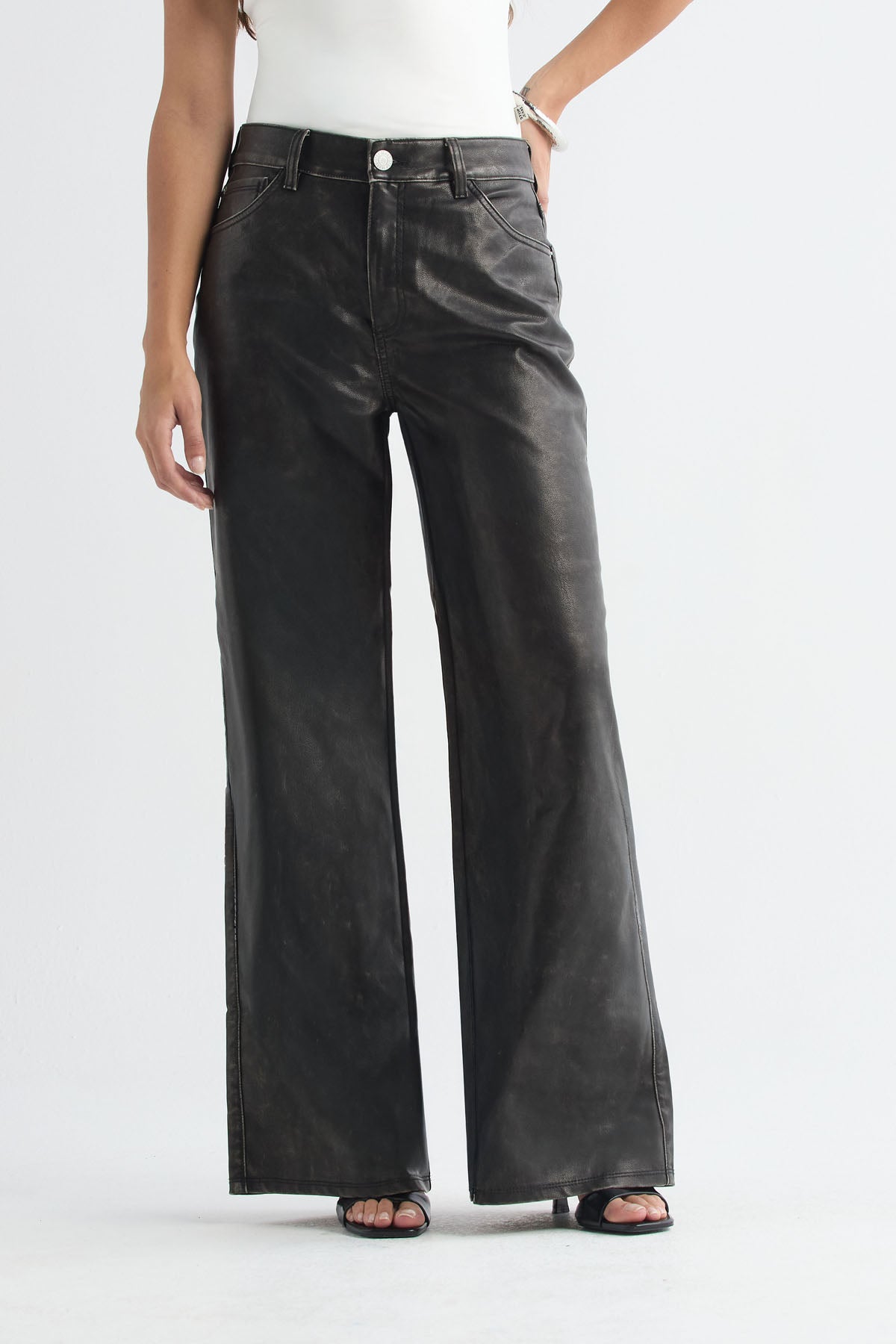 Jean retro negro tela con efecto cuero para mujer