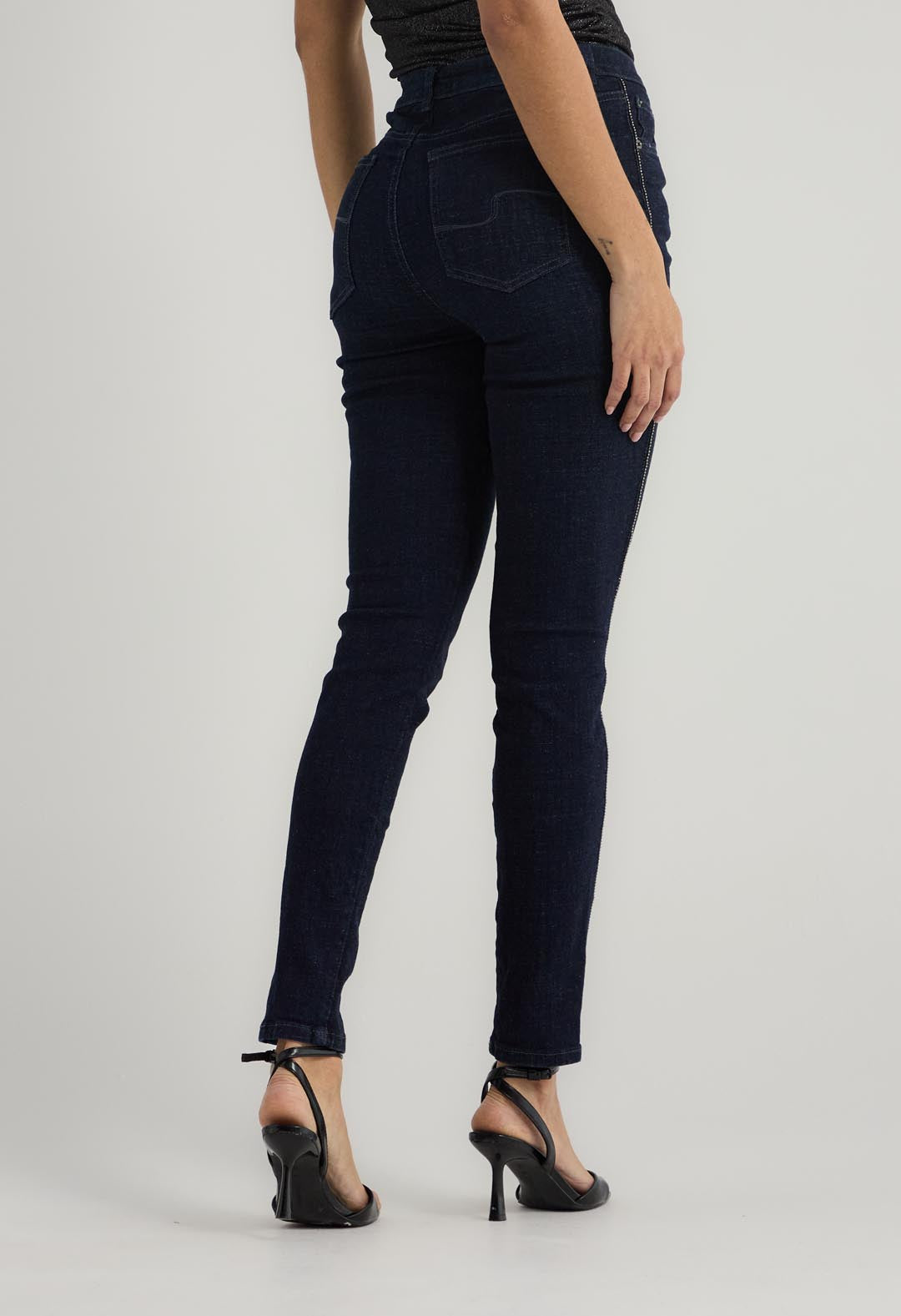Jean vaquero oscuro con brillos para mujer