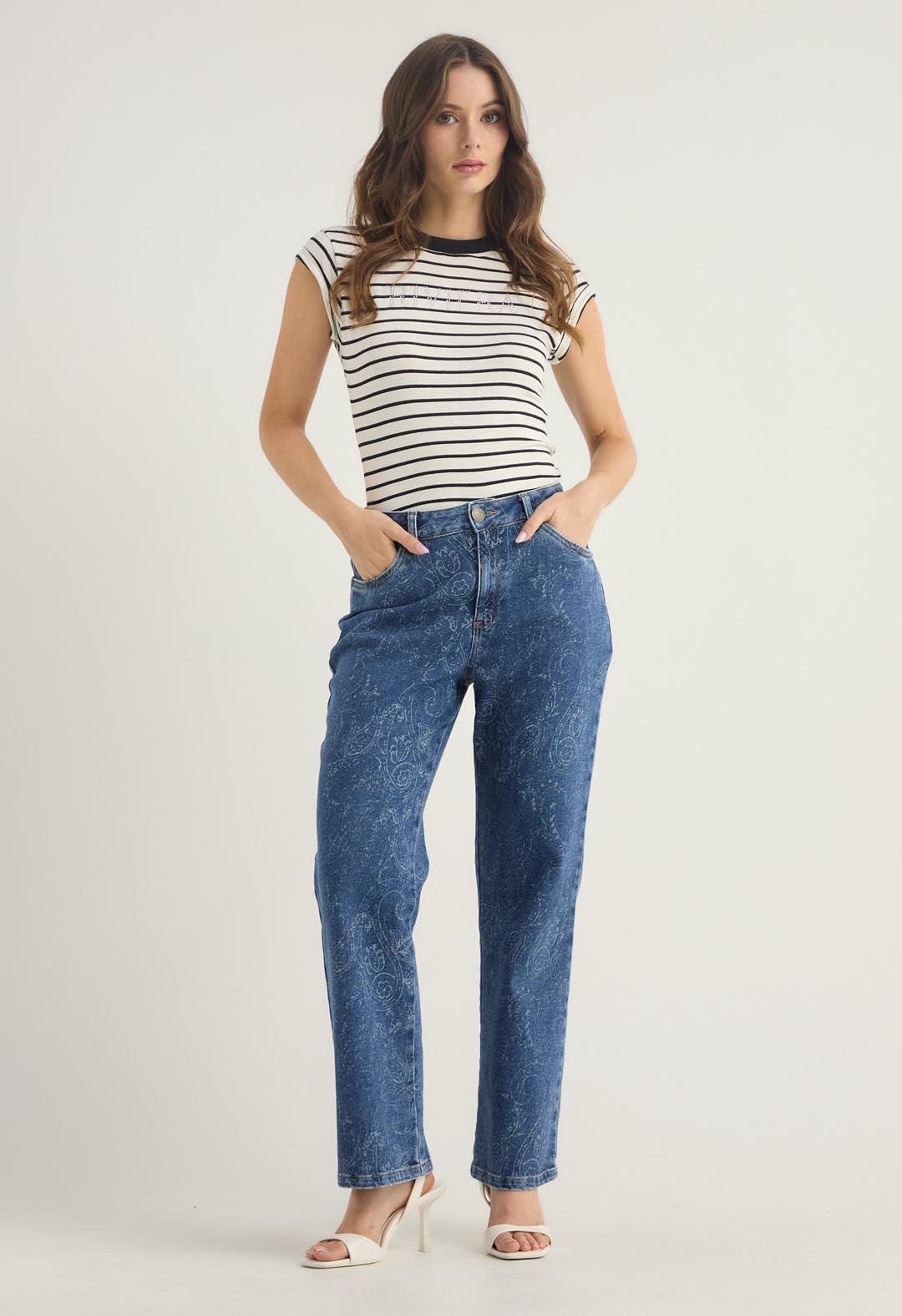 Jean vaquero medio oscuro estampado para mujer