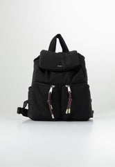 Morral negro con bolsillos en frente