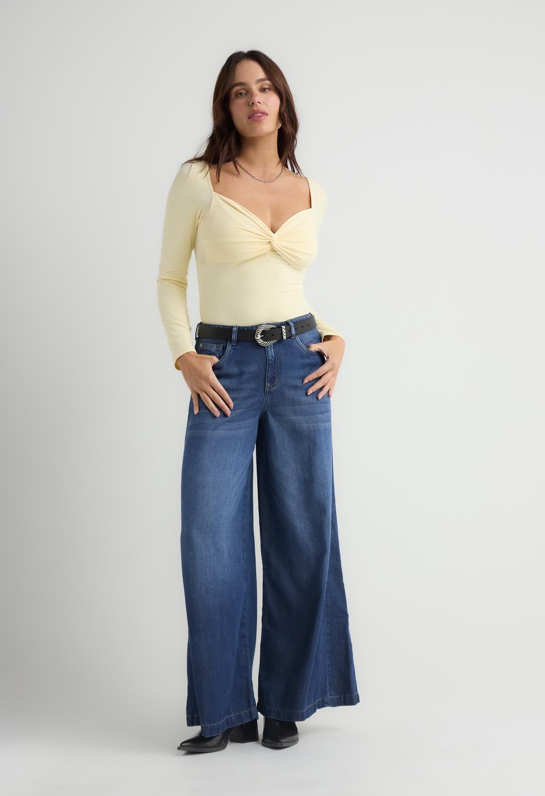 Jean palazzo tono oscuro bota amplia para mujer