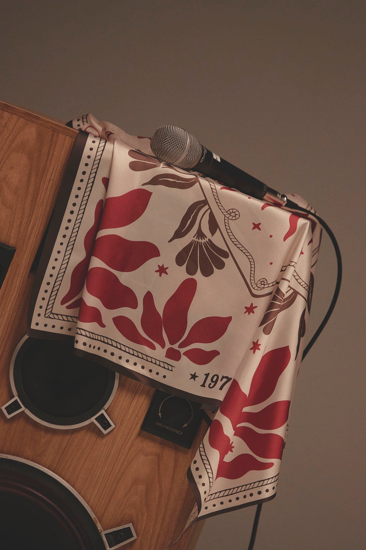 Pañoleta roja estampada para mujer