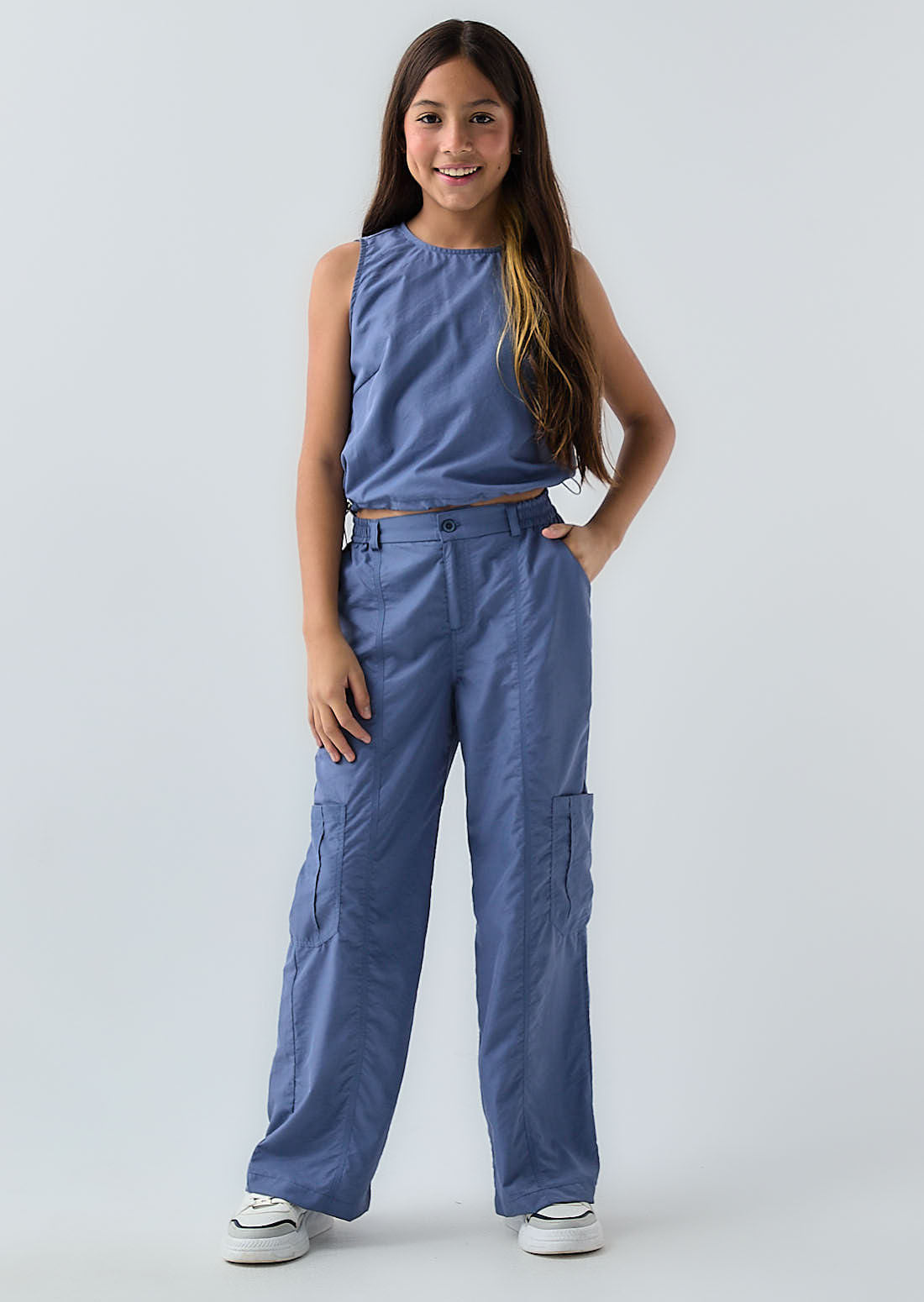 Pantalón azul hortensia con cortes para niñas