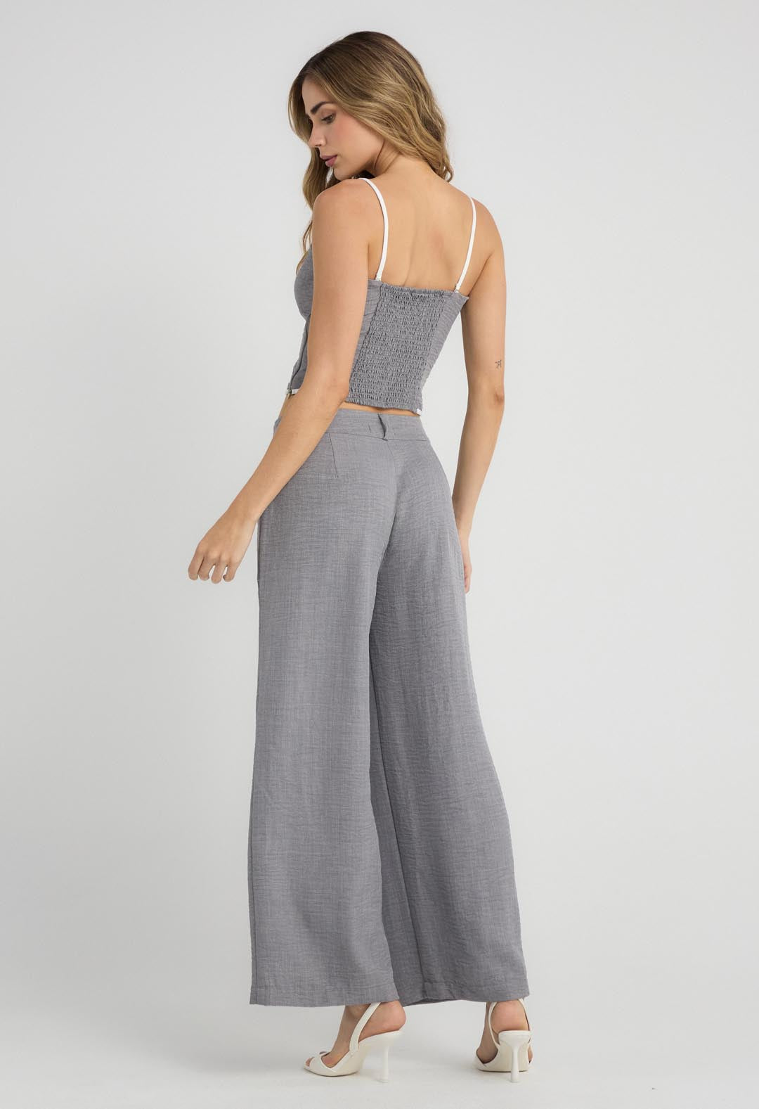 Pantalón gris con amarre en cintura para mujer