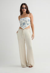 Pantalón arena con sesgos en cintura para mujer