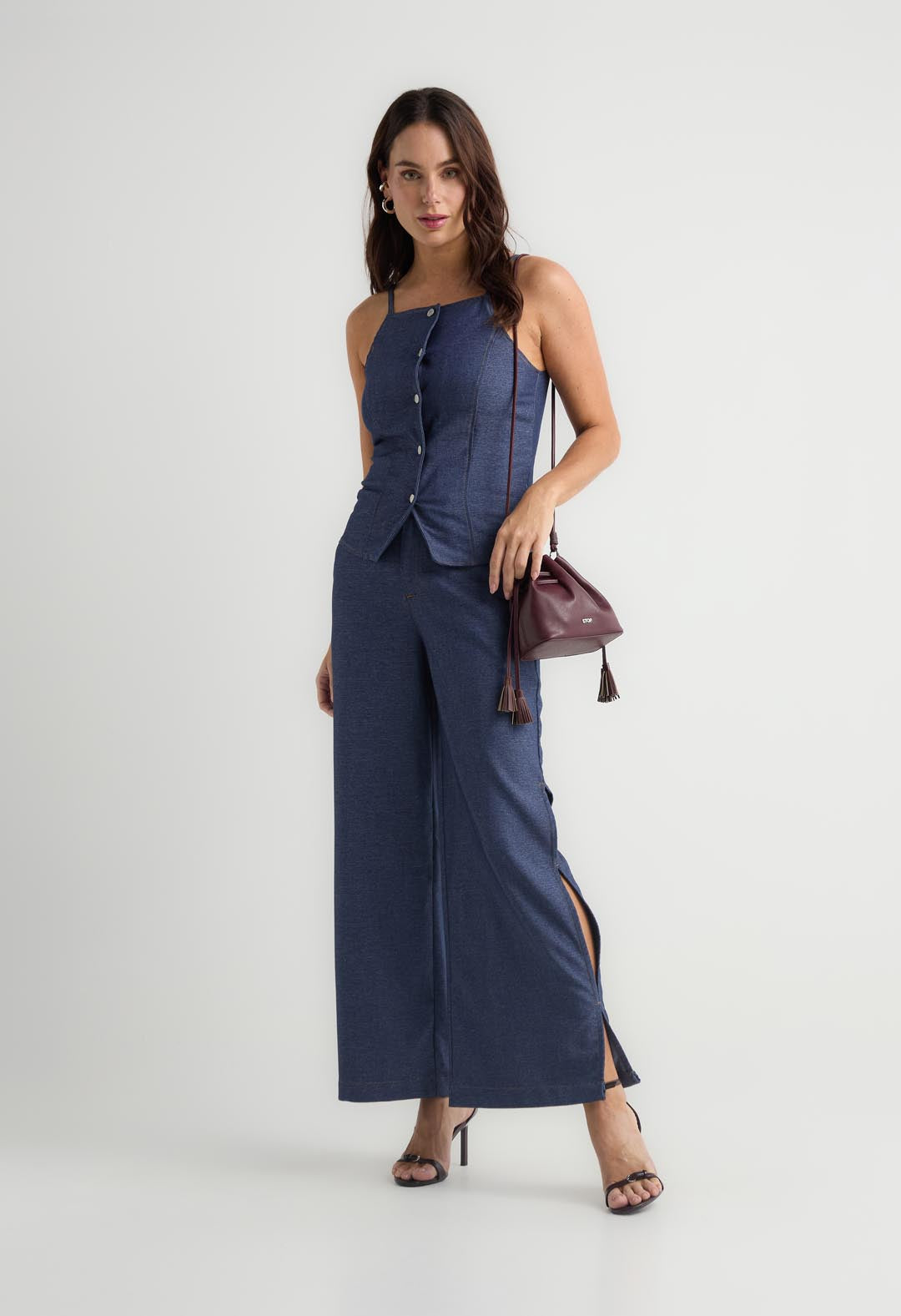 Pantalón azul con abertura en costados para mujer