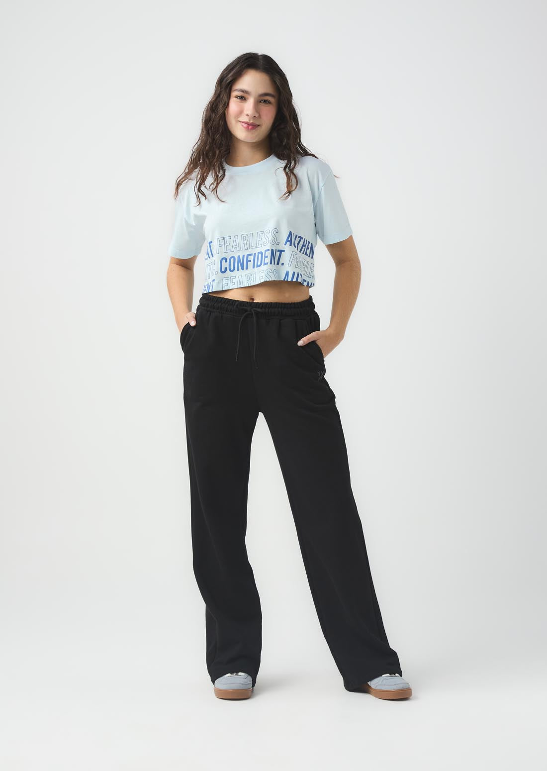 Pantalón negro con estampado para jóvenes