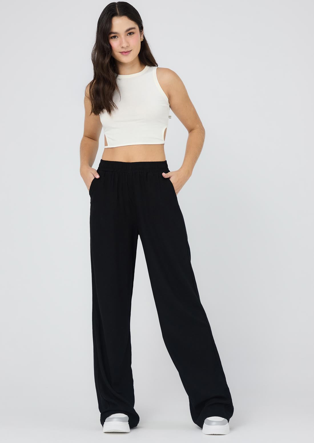 Pantalón negro con pretina recogida para jóvenes