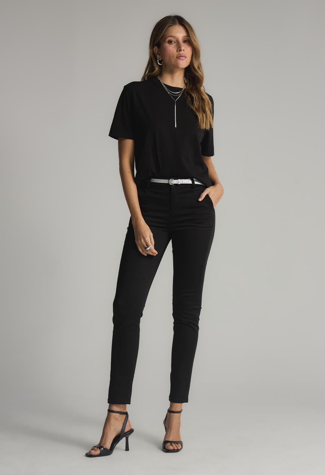 Pantalón ejecutivo negro fondo entero para mujeres