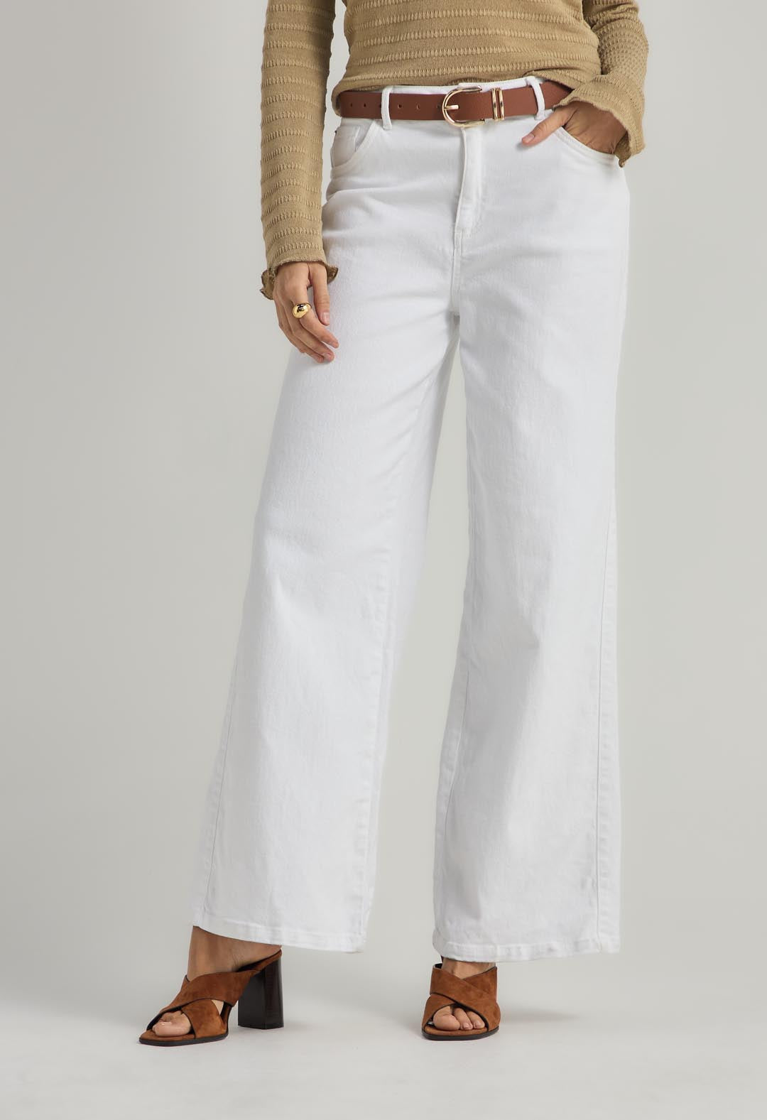Jean retro blanco con cortes en costados para mujer