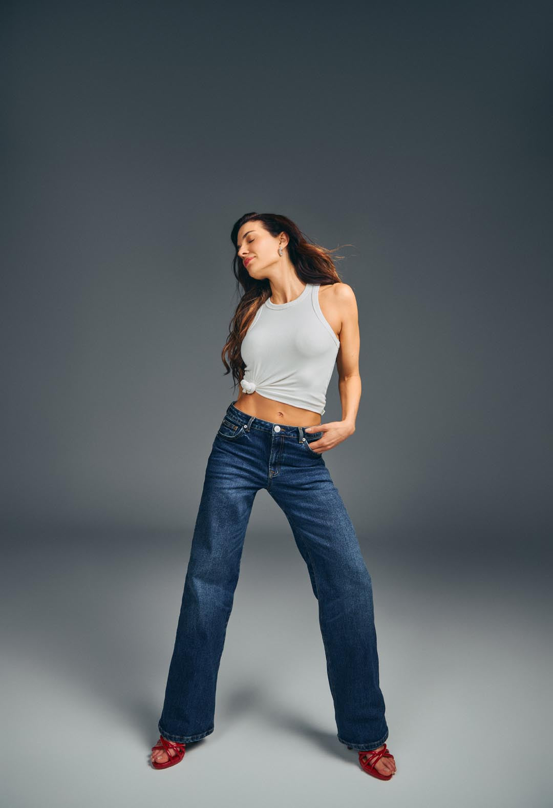 Jean retro descaderado tono oscuro para mujeres