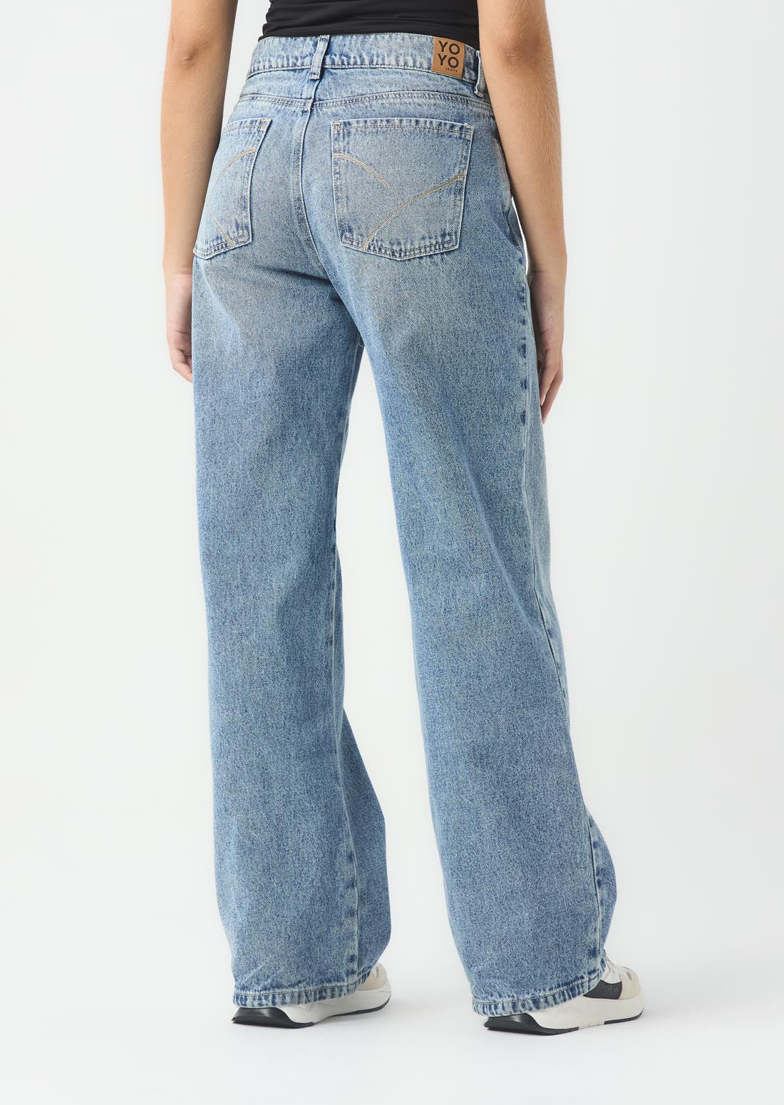 Jean retromom claro con pinzas decorativas para jóvenes