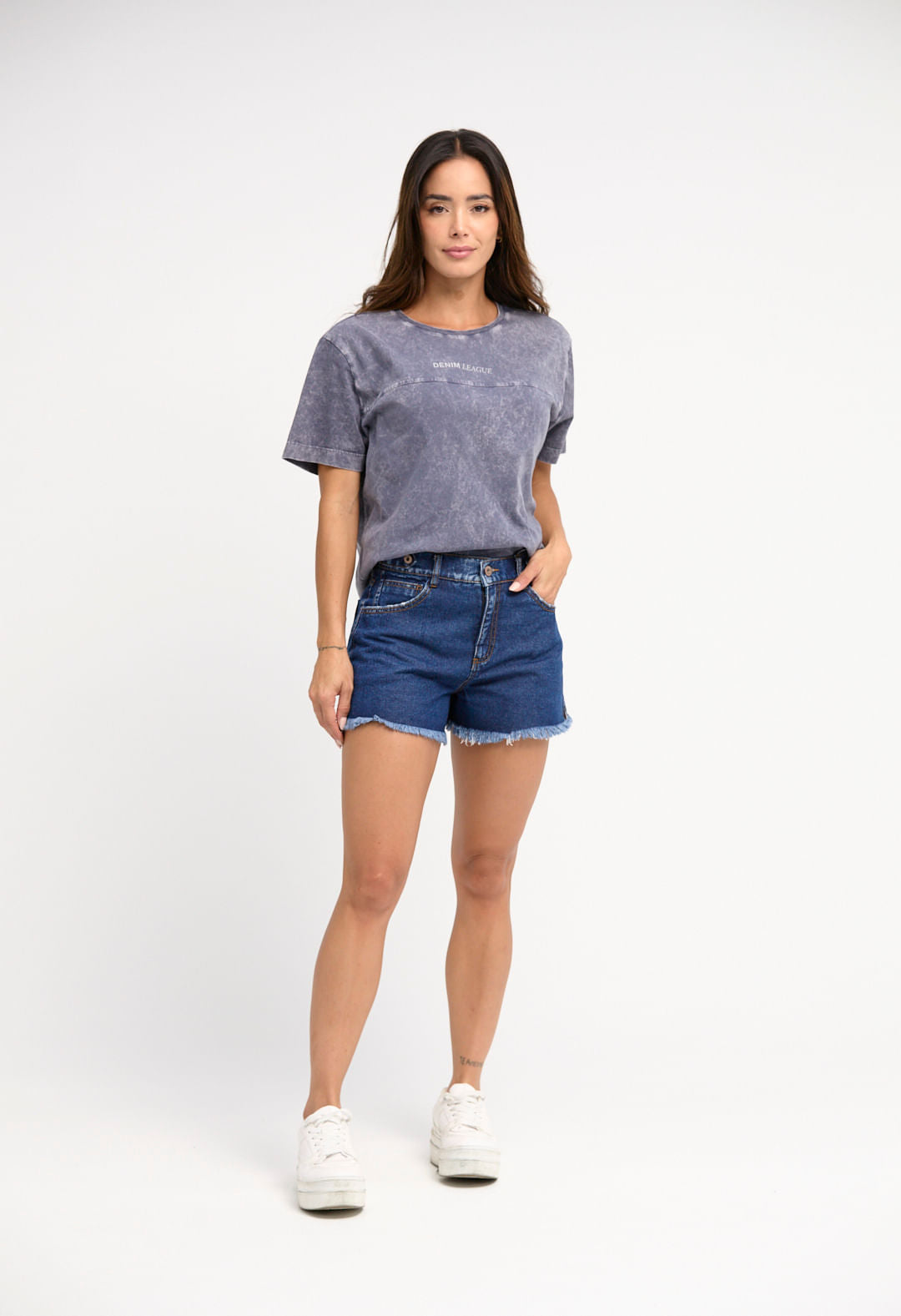 Short con ruedo desflecado para mujeres