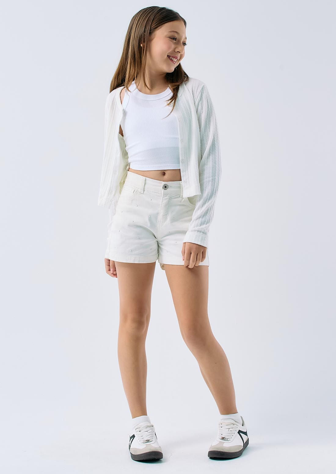 Short marfil con apliques de piedras para niñas