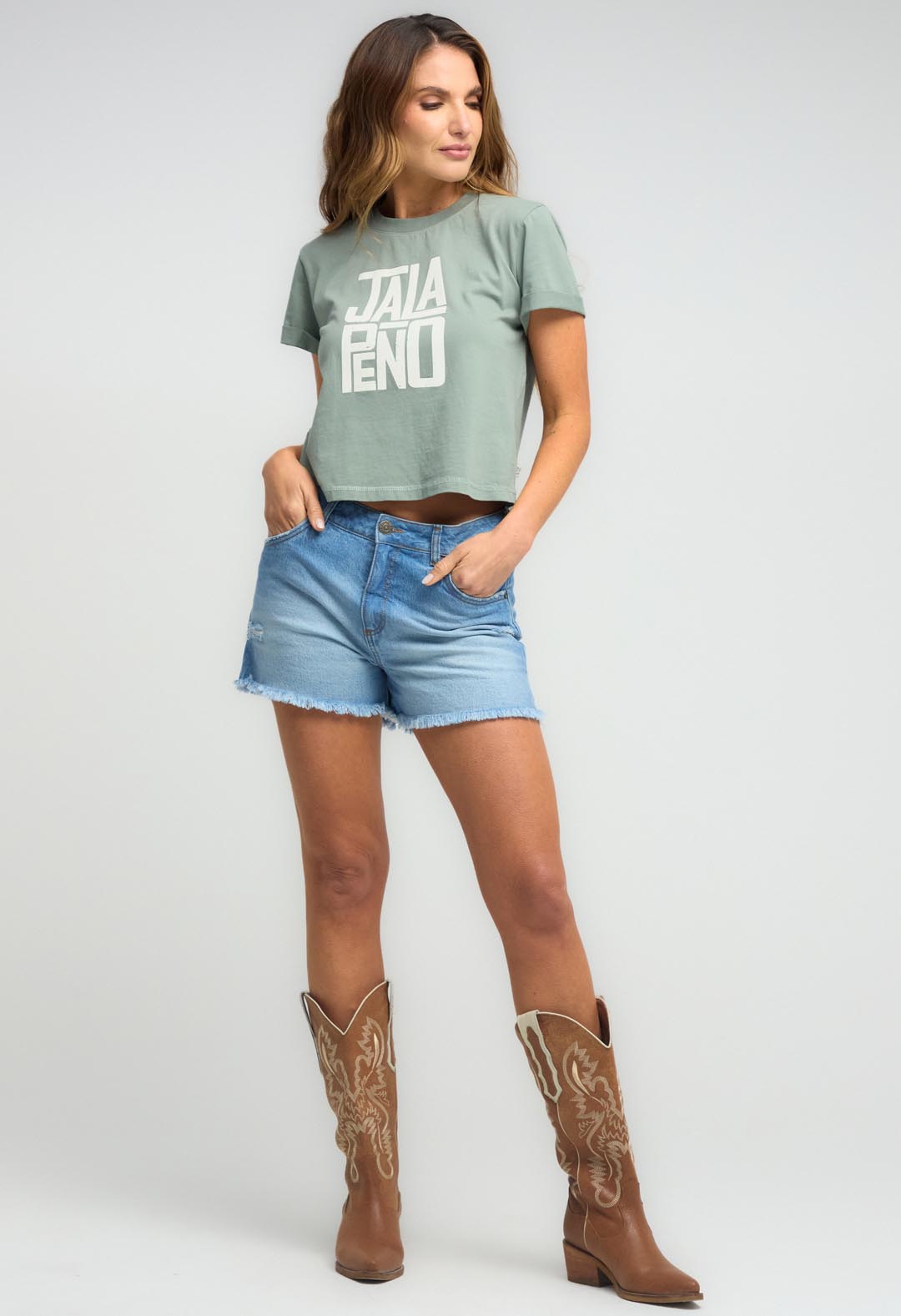 Short medio con desgastes para mujeres