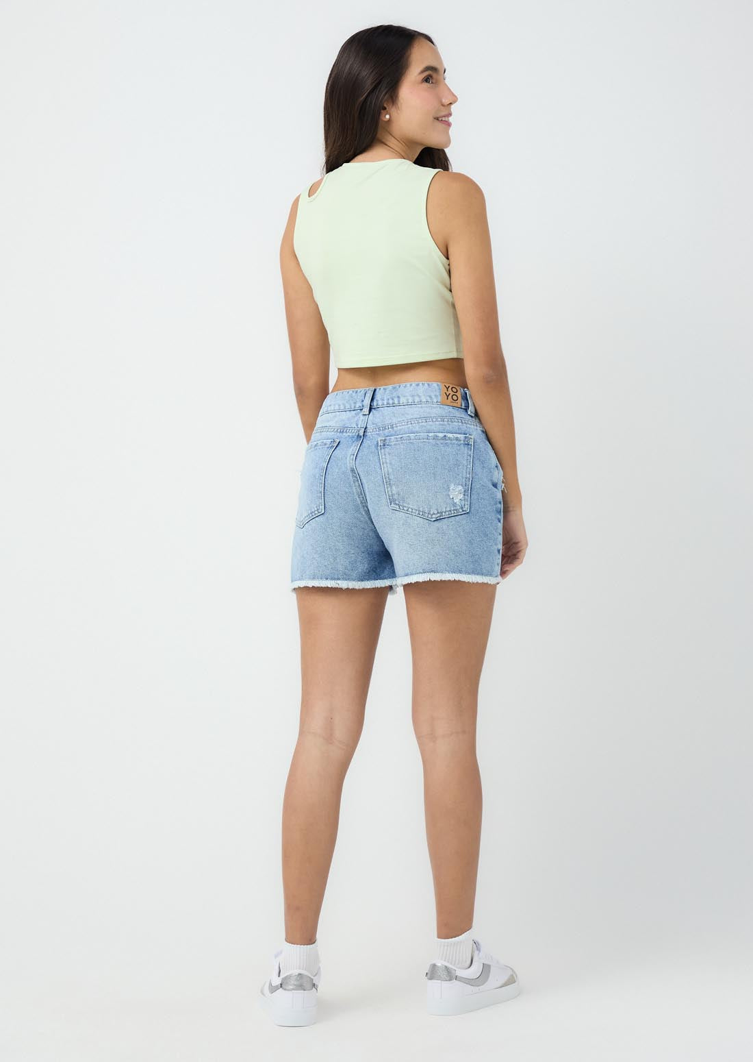 Short claro con pretina asimétrica para jóvenes