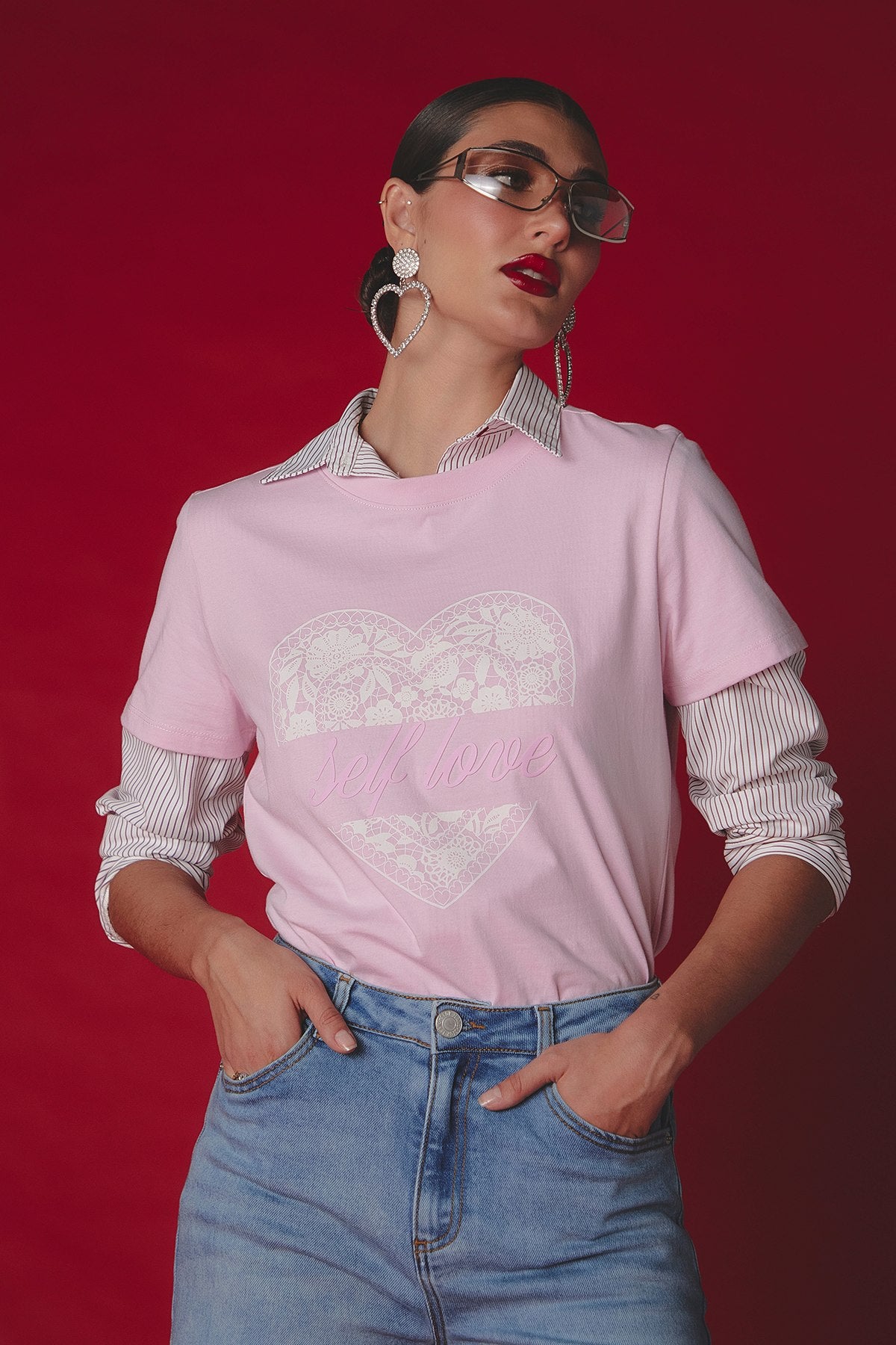 Camiseta rosa claro estampada enfrente para mujer