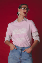 Camiseta rosa claro estampada enfrente para mujer