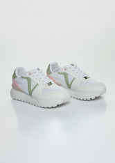 Tenis verdes con apliques para adolescentes