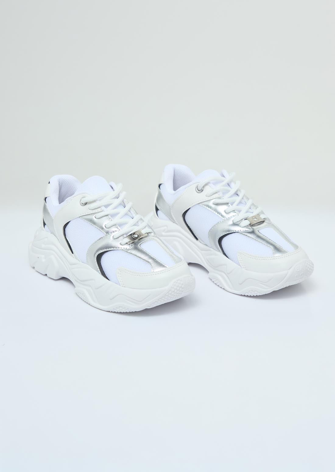 Tenis blancos con bigotera en contraste para jóvenes