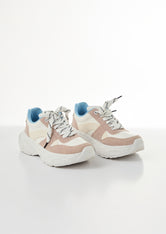 Tenis arena con cortes para jóvenes