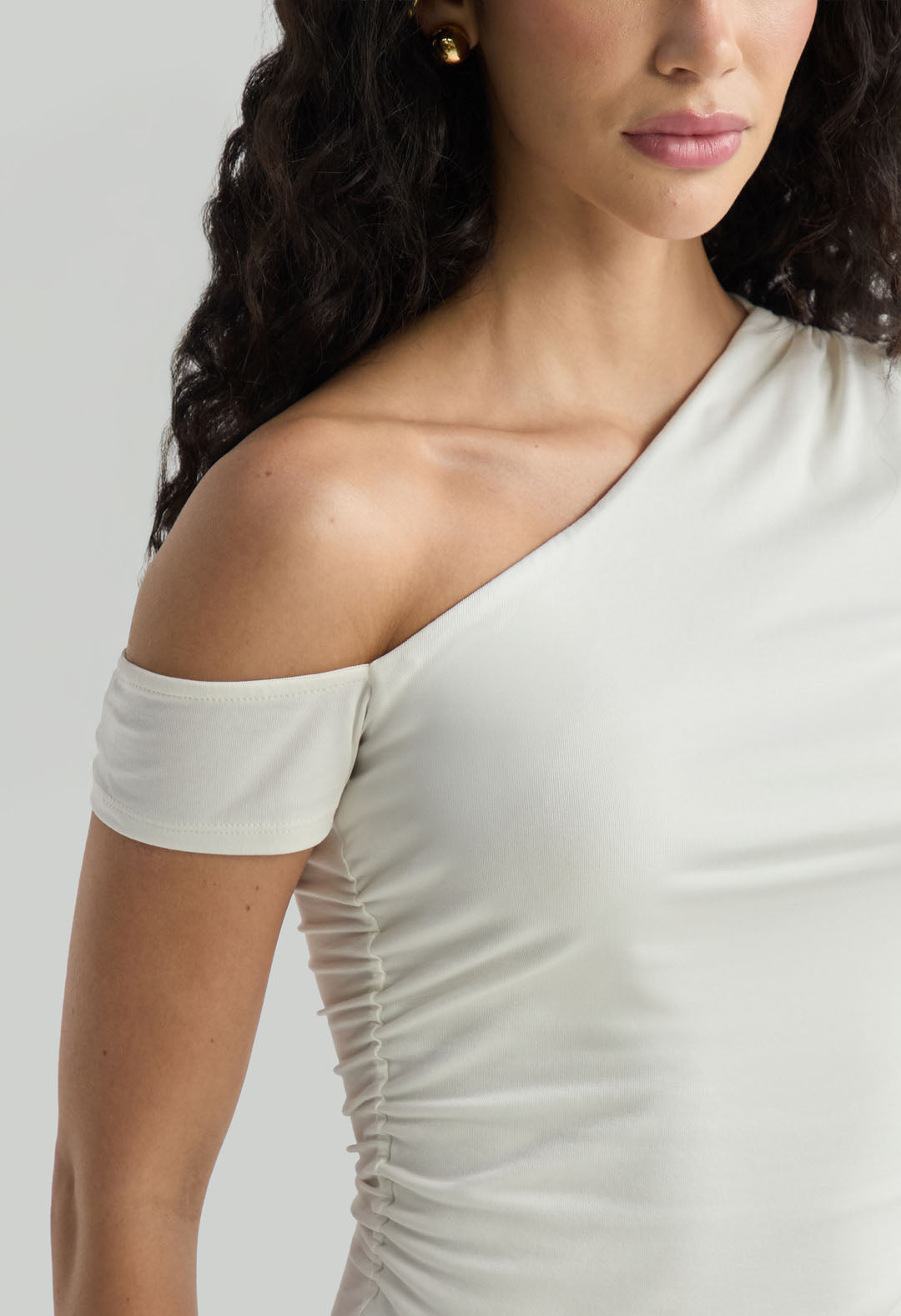 Top arena con cuello en ojalillo para mujer