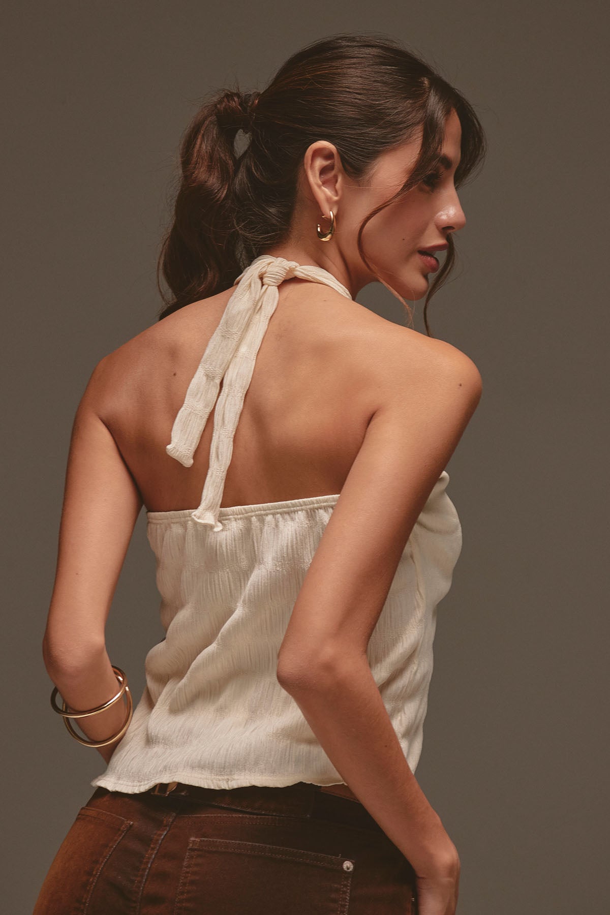 Top marfil con cuello halter para mujer