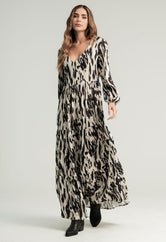 Vestido negro escote en V para mujeres