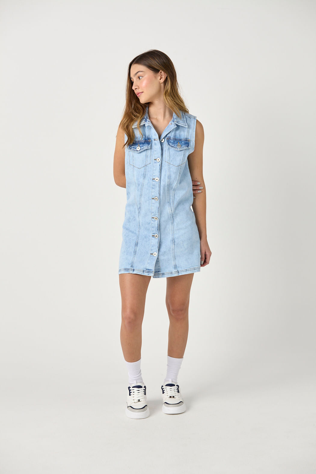 Vestido lavado claro en denim para adolescentes